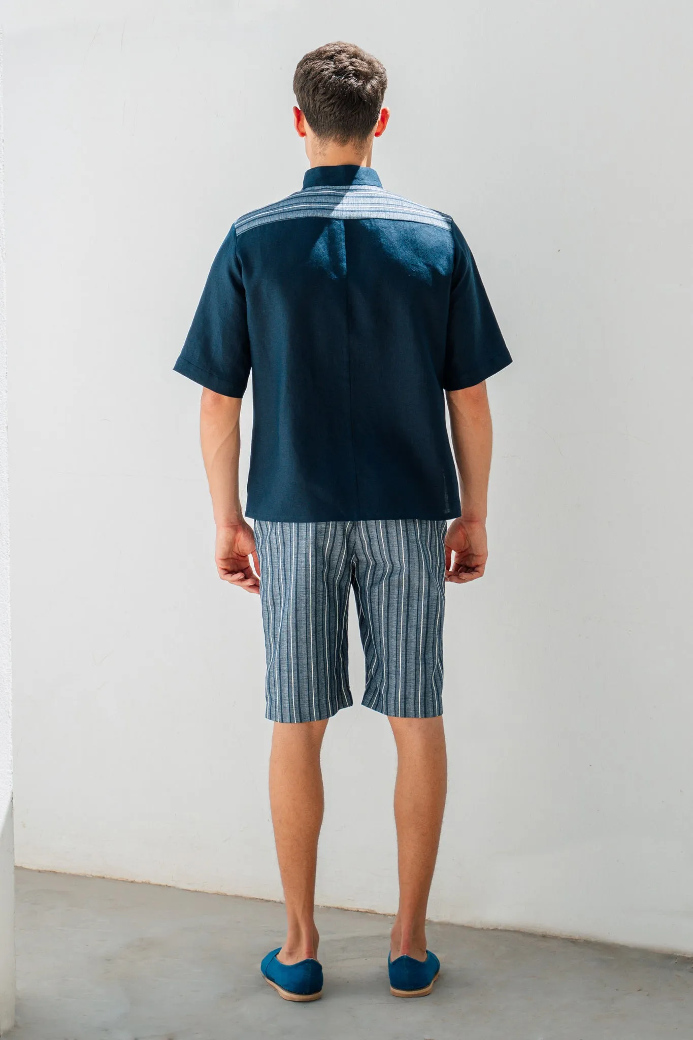 Asymmetrical waves shirt