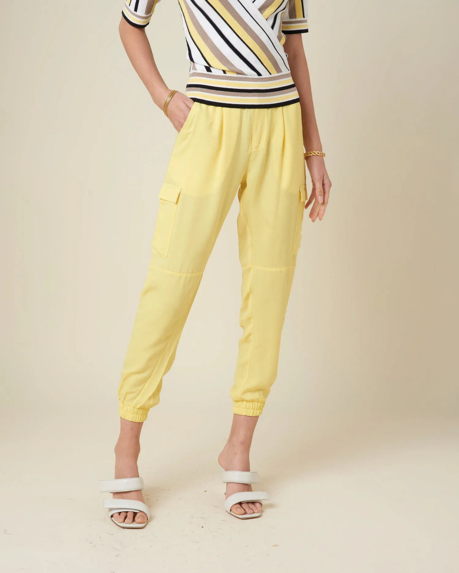 Cropped trousers elastic ankles