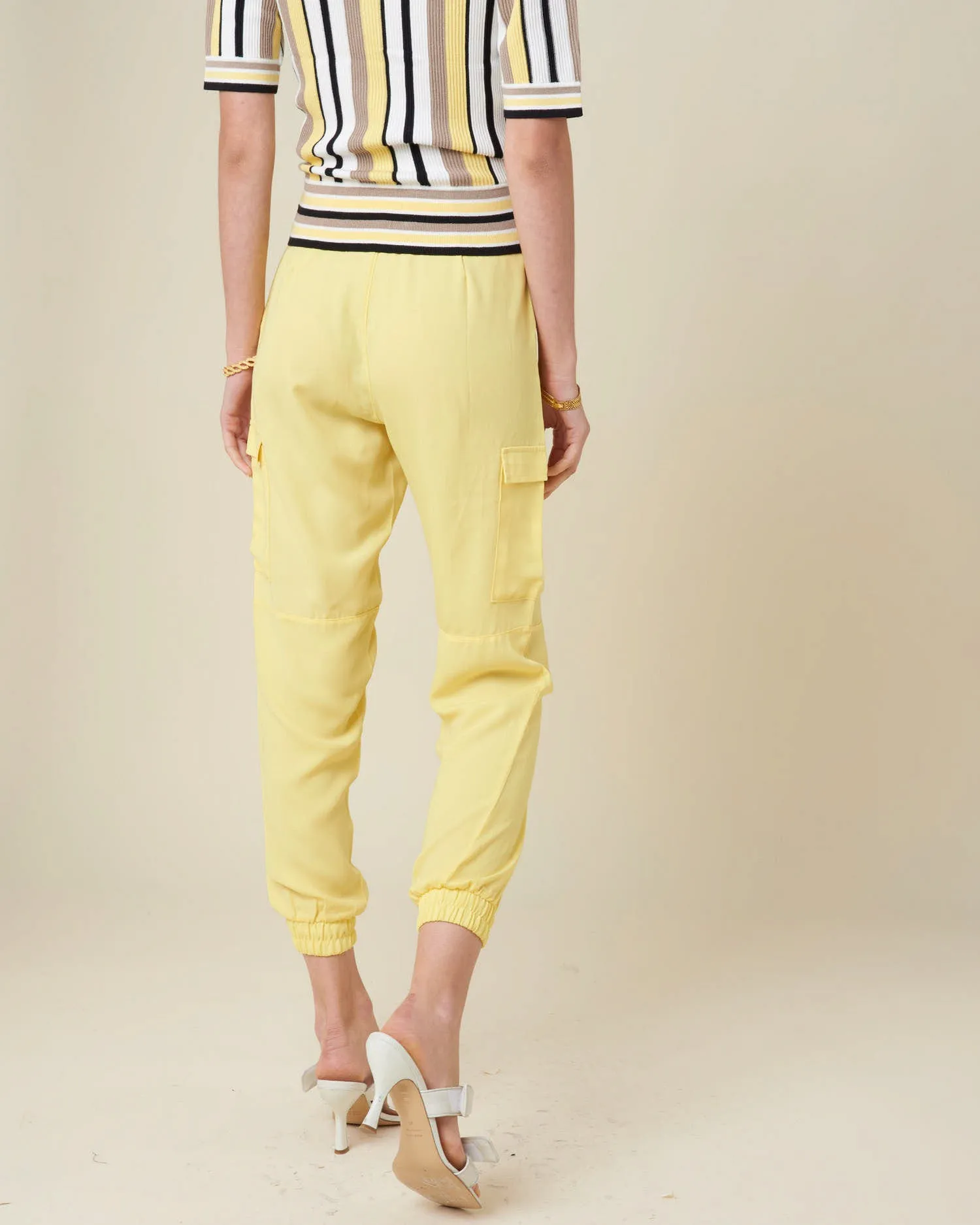 Cropped trousers elastic ankles