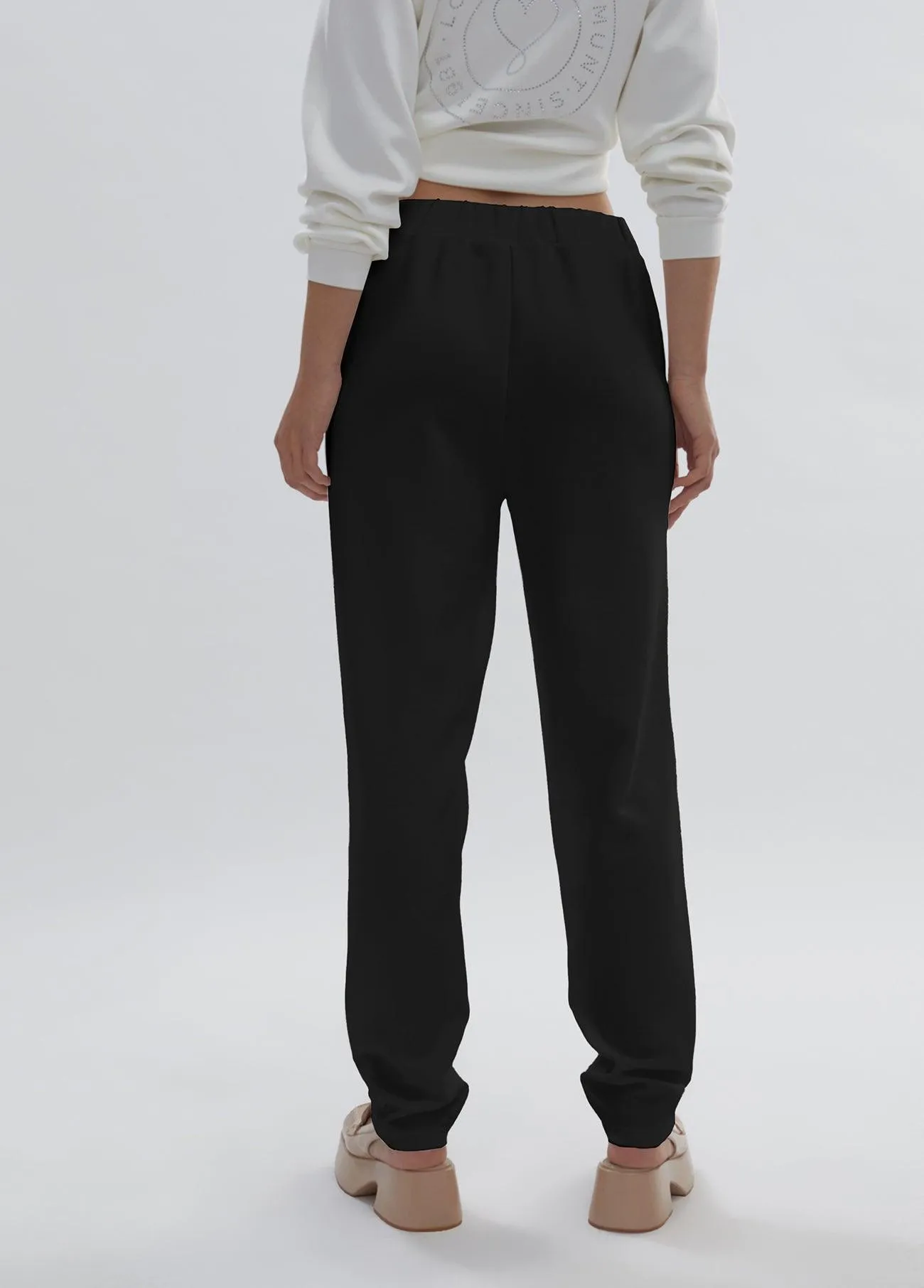 Trousers with an elastic waistband