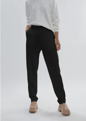 Trousers with an elastic waistband